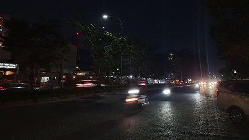 Lampu PJU padam di sekitar Jalan SM Amin, Kota Pekanbaru beberapa waktu lalu. (Foto: Tribun Pekanbaru)